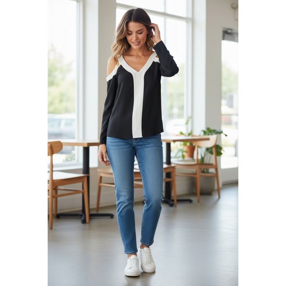 Calvin Klein Womens Cold Shoulder Sleeve Top Blouse Black White V-Neck XS Chic